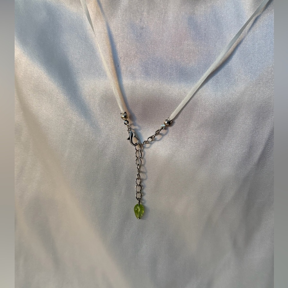 Elegant Silver Necklace with Green Pendant